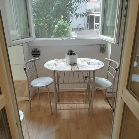 בית הארחה Floris *